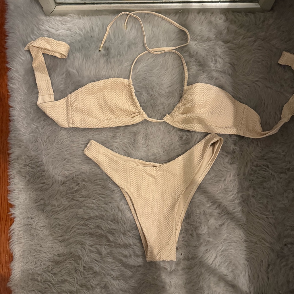 Monday Swimwear Copacabana Top & Byron Bottom Bikini Set Vanilla Chevron